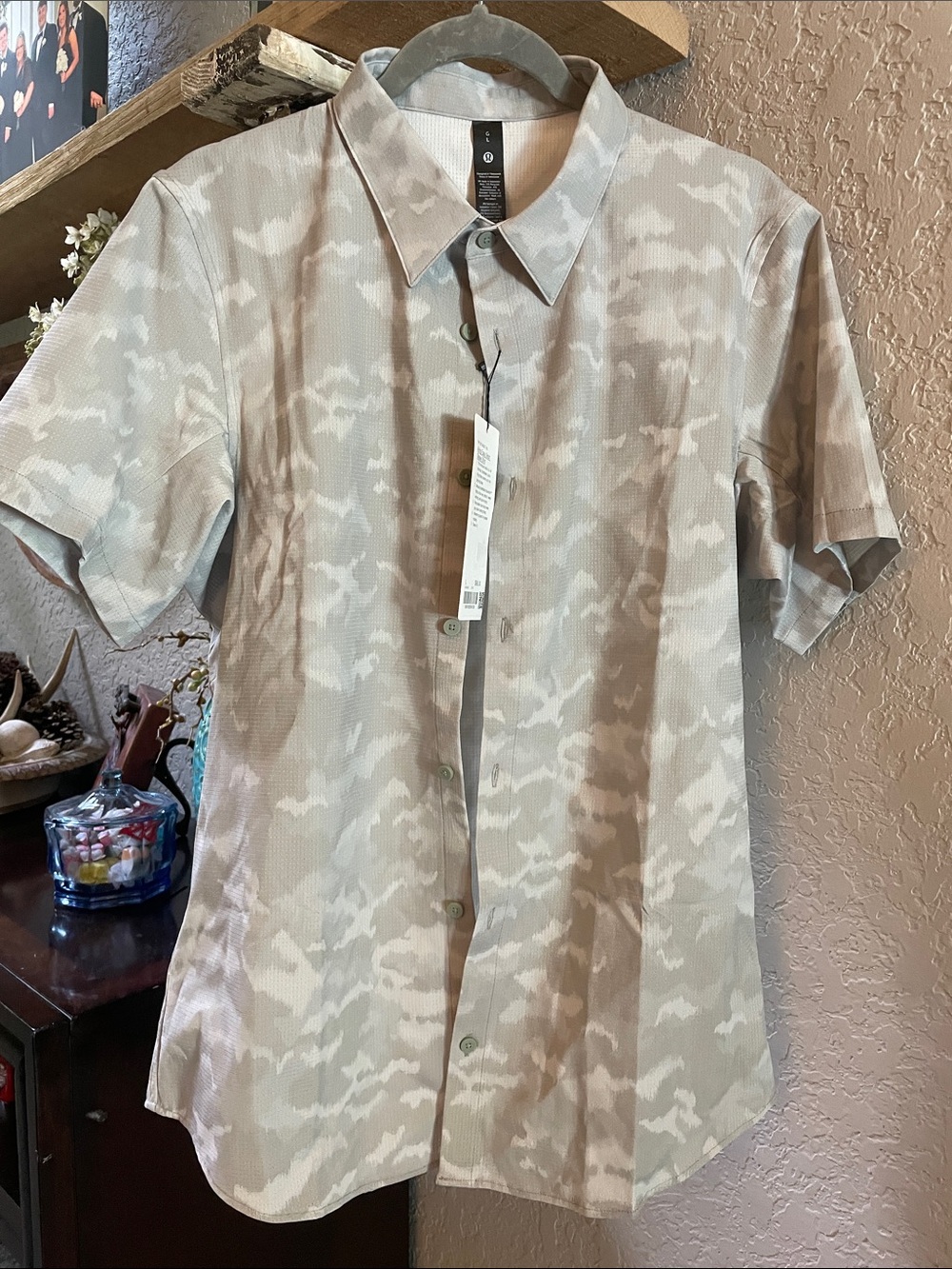 lululemon athletica Men's Short-Sleeve Button-Down in Light Beige Camo